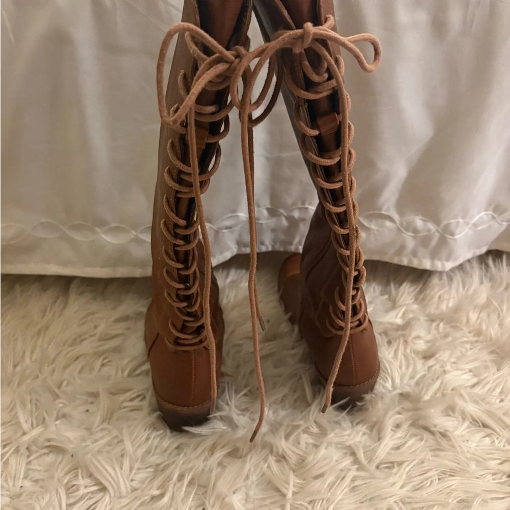 Women’s knee-high lace-up brown boots - Picture 2 of 7